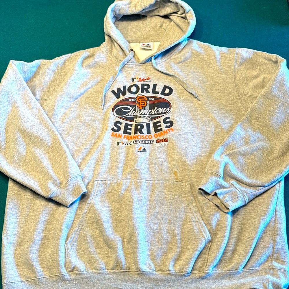 SF Giants 2012 World Series Champions Hooded Majestic Sweatshirt , XXL , $17